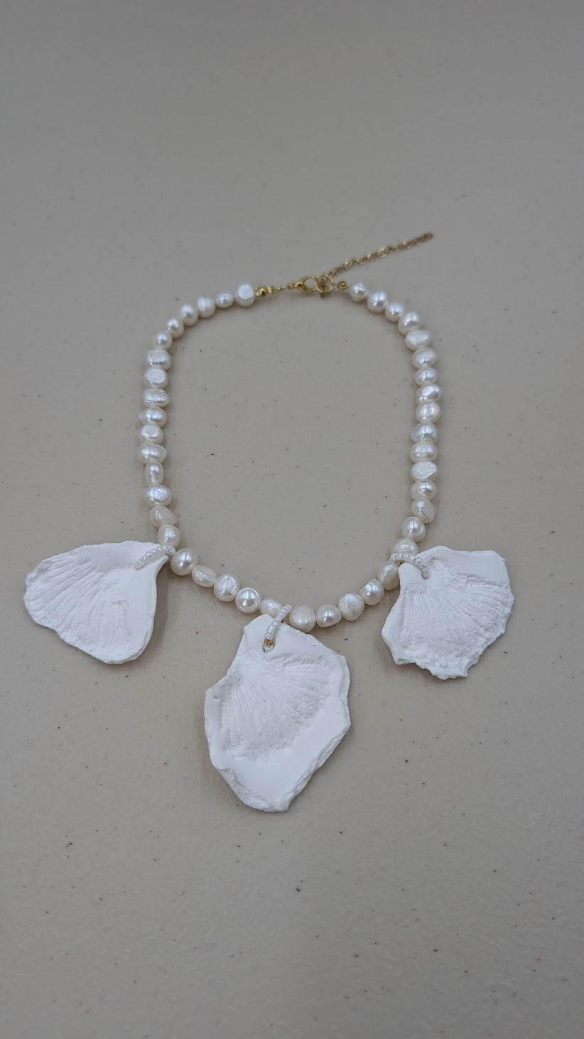 Three Shells Pearls